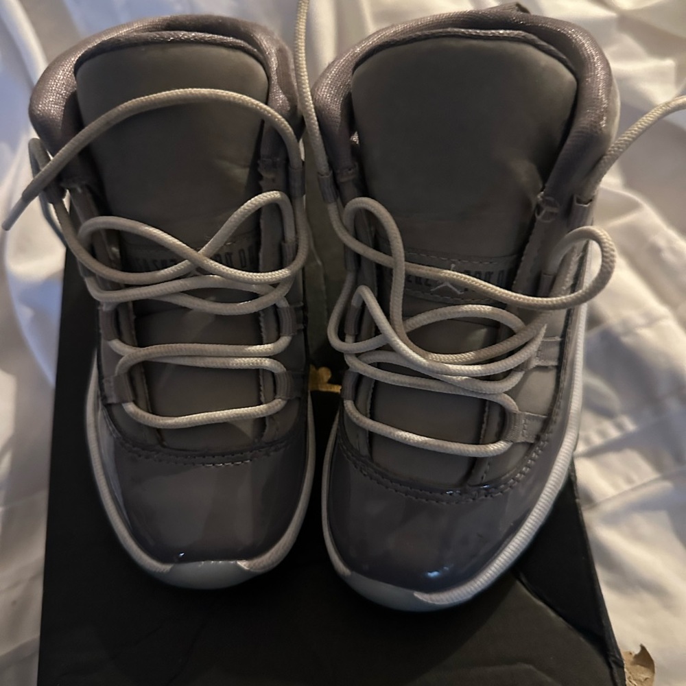 Gray Jordan 11’s